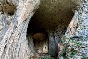 Sofia:Dagsutflykt till grottan Sueva dupka,Prohodna-grottan, ekologisk stig