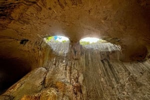 Sofia: Dagstur til Sueva dupka-grotten, Prohodna-grotten, øko-sti
