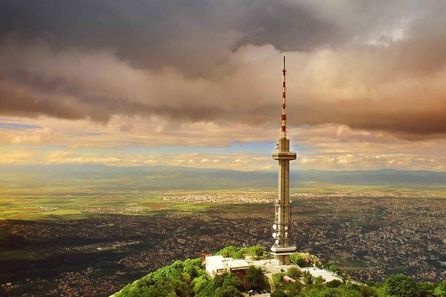 Sofia dall'alto e la Cattedrale Alexander Nevski