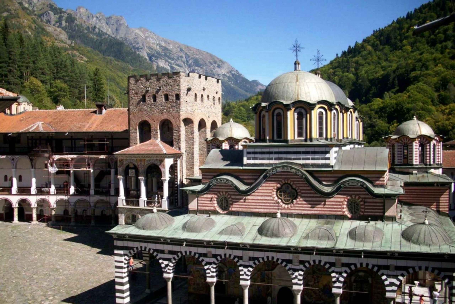 Sofía:tour privado de un día al Monasterio de Rila y la iglesia de Boyana