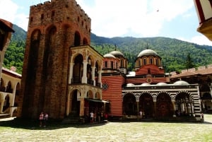 Sofia: Rilaklostret och Boyana-kyrkan med upphämtning på hotellet