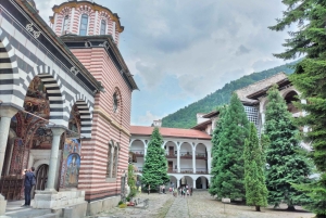 ソフィア：リラ修道院、ボヤナ教会、僧侶の部屋をご覧ください