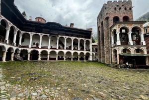 SOFIA: Mosteiro de Rila, Pirâmides de Stob e Caverna de São Ivan Rilski.