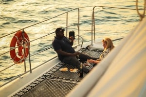 Sunny Beach: Crucero en Catamarán al Atardecer con Cena y Prosecco