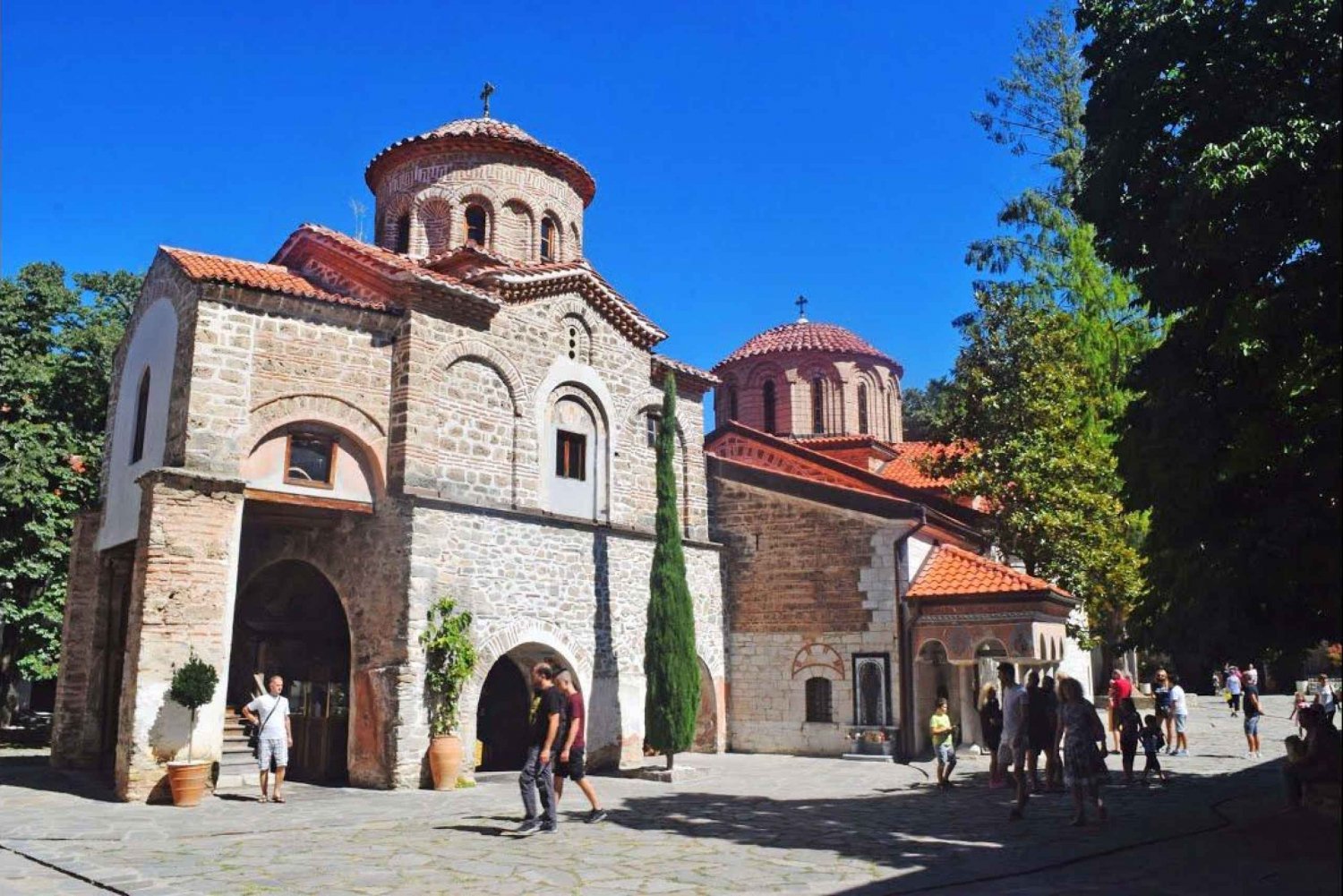 Resa från Plovdiv med guide till Asens fästning och Bachkovo