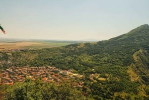 Matka Plovdivista oppaan kanssa Asenin linnoitukseen ja Bachkovoon