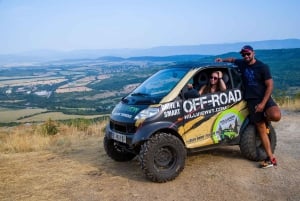 Guida una jeep fuoristrada Daihatsu o una Smart for Two