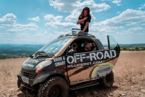 Guida una jeep fuoristrada Daihatsu o una Smart for Two