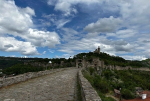 Veliko Turnovo-antiga capital da Bulgária e Arbanasi