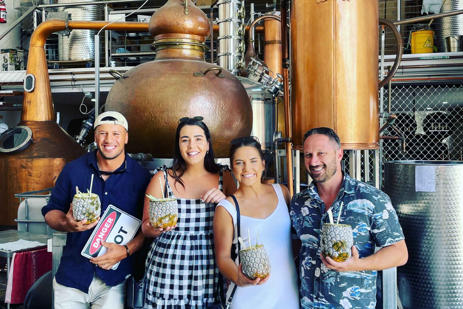 Byron Bay: Full-Day Brewery and Distillery Tour with Lunch