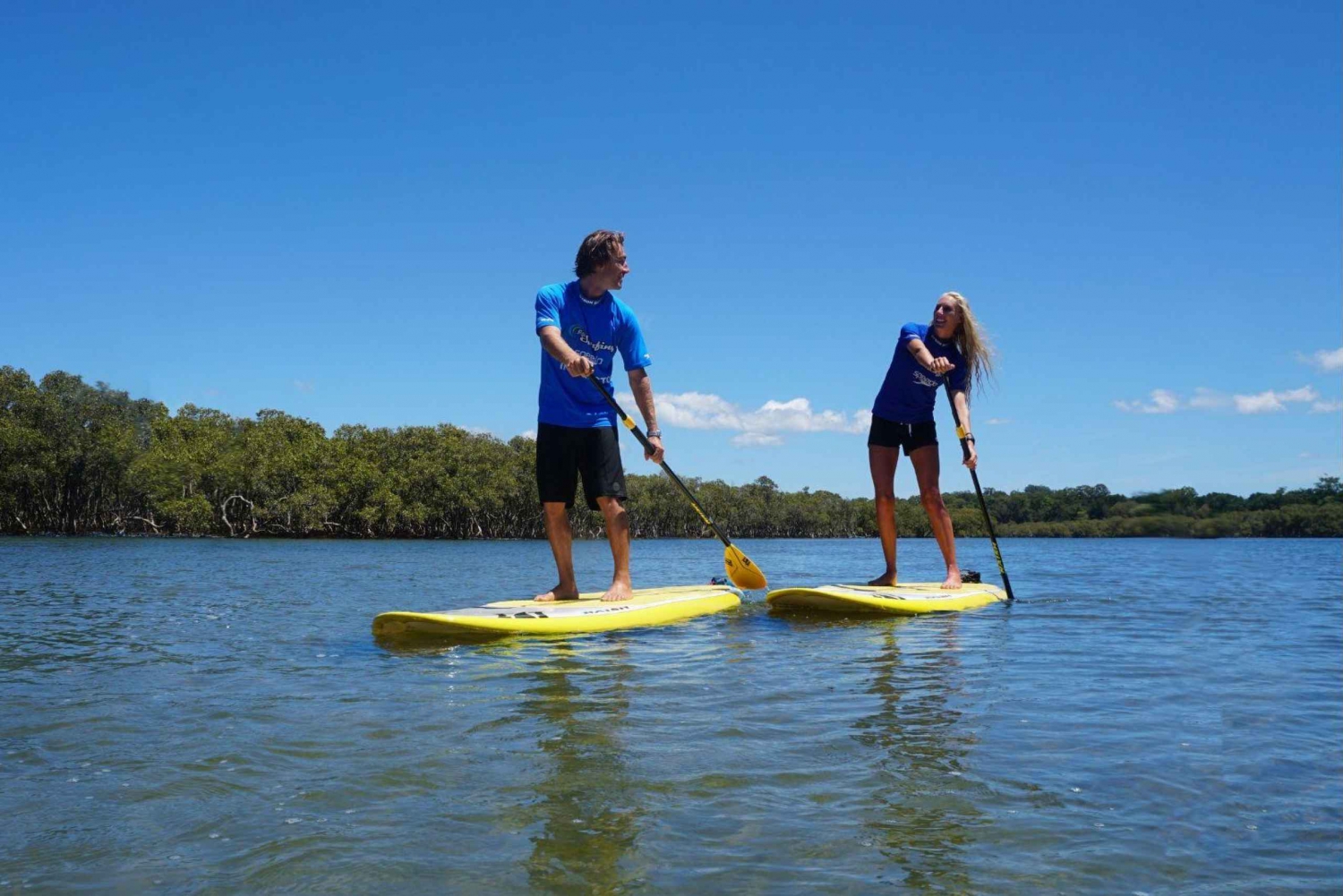 Byron Bay: Excursión en grupo de 2,5 horas en Stand-Up Paddle Board