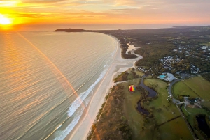 Byron Bay: Sunrise Hot Air Balloon Flight with Breakfast