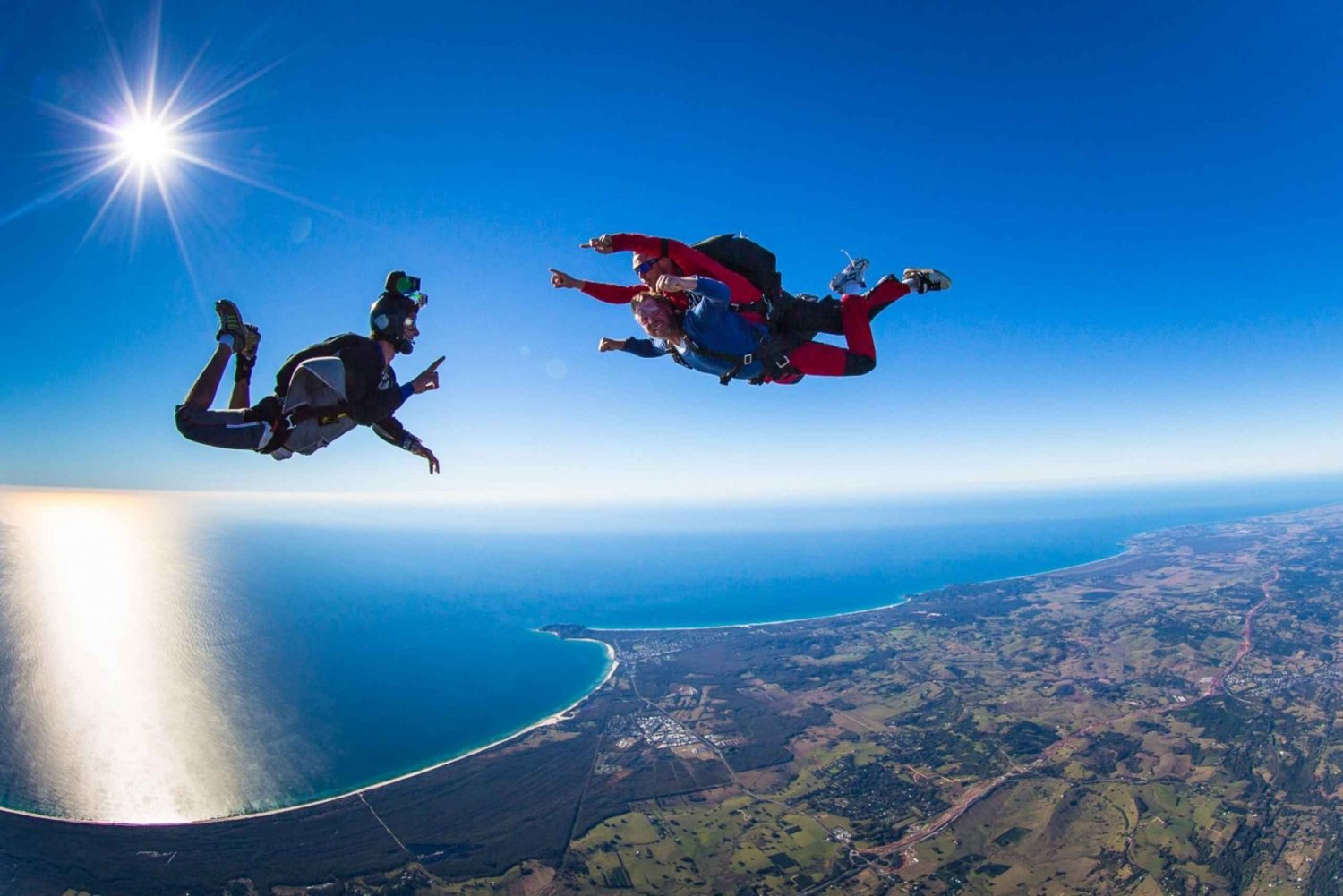 Skydiving-over-Byron-Bay