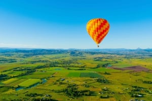 Gold Coast: Hot Air Balloon, Breakfast & FREE Arrojetboating