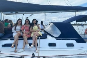 Gold Coast Private Sunset Sailing Charter w/ dinner & drinks