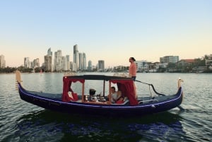 Private Luxury Gondola cruise with cheese and wine