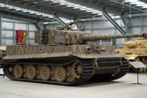 Cairns: Australian Armour & Artillery Museum med transfer