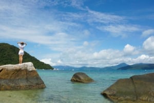 Cairns: Fitzroy Island Ferry, optionele lunch, rondleidingen, snorkelen