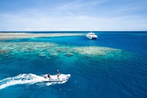 Cairns: Great Barrier Reef Overnight Snorkeling Boat Trip