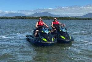 Cairns: tour guidato in moto d'acqua da 30 o 60 minuti