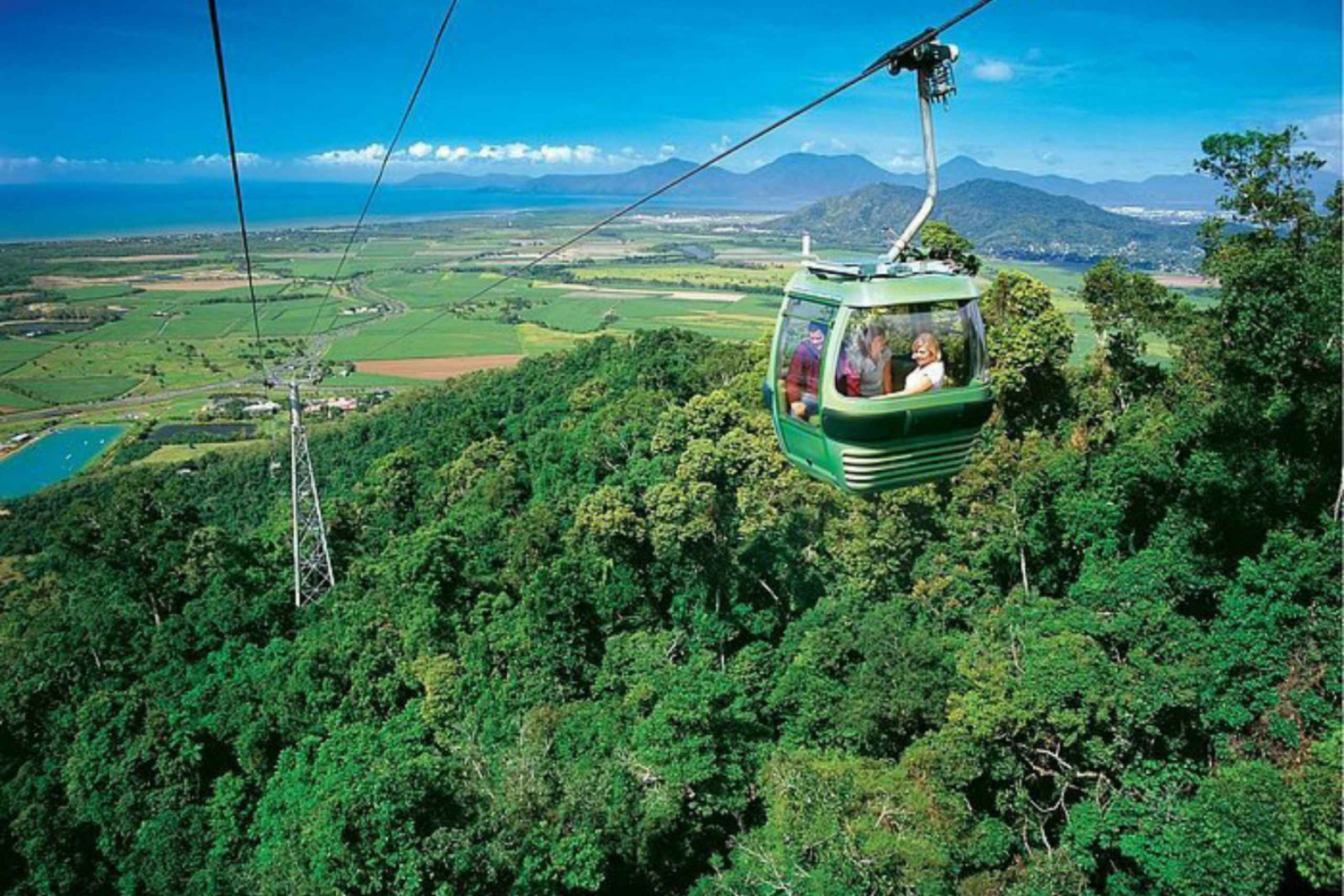 Cairns: Helicopter Ride, Reef Cruise and Kuranda
