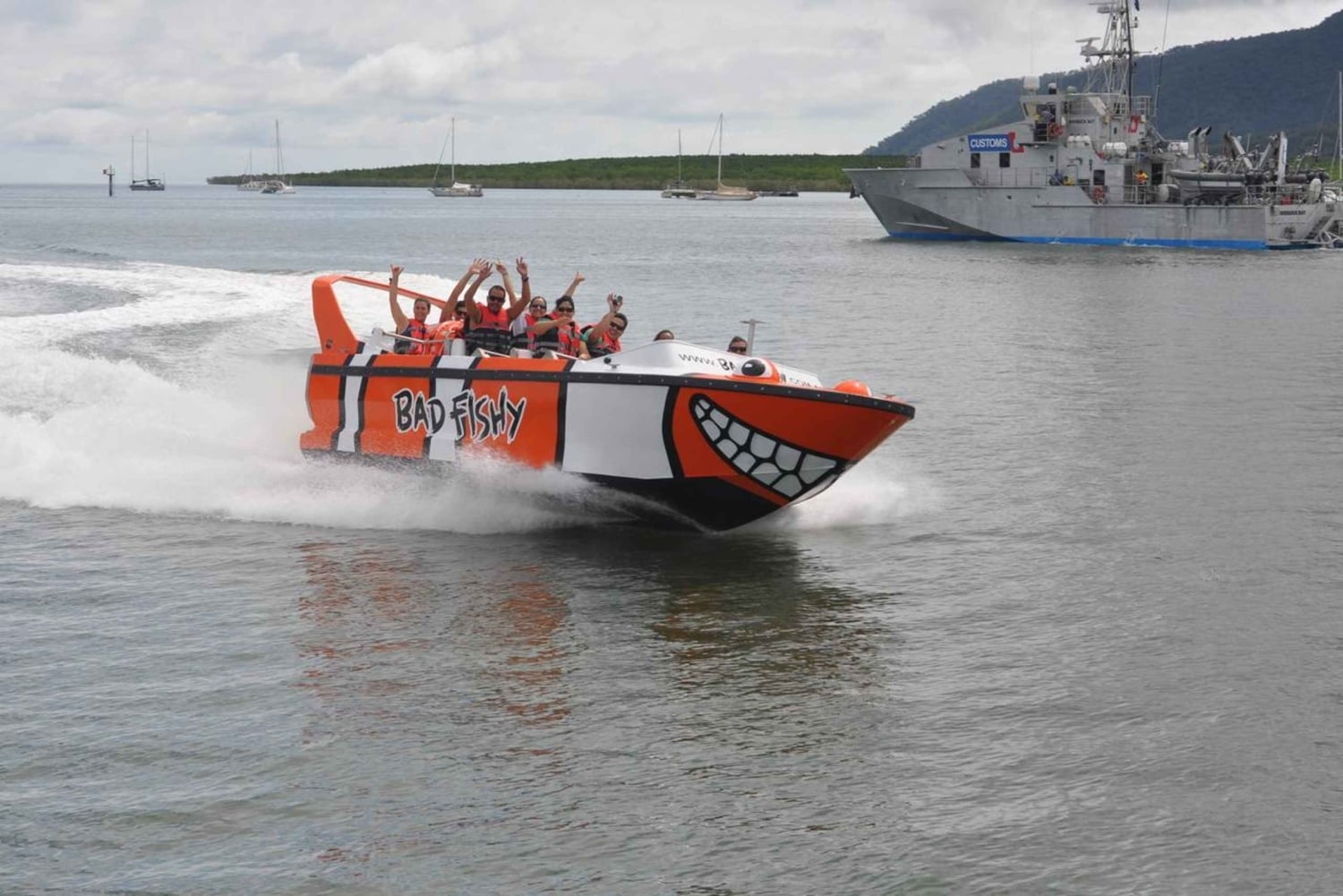 Cairns: vuelo en globo aerostático y paseo en lancha motora