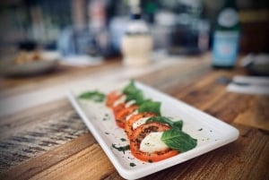 Cairns: Kuumailmapallolento aterian ja juoman kera