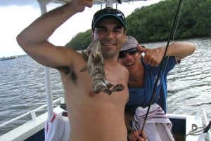 Cairns: battello per la pesca mattutina nell'estuario