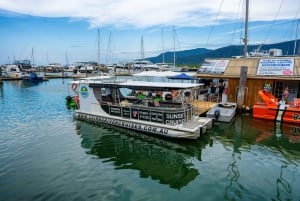 Cairns: Sightseeing River Boat Safari med læskedrikke