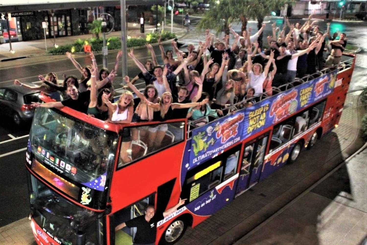 Cairns: Ultimate Party Bus med drikke inkludert