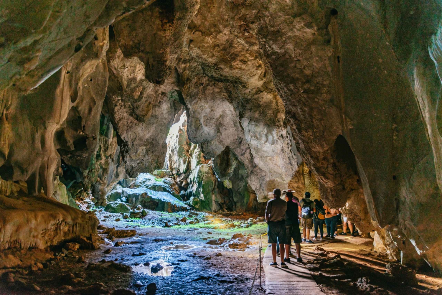 Tour di un giorno intero delle Grotte di Chillagoe e dell'Outback da Cairns