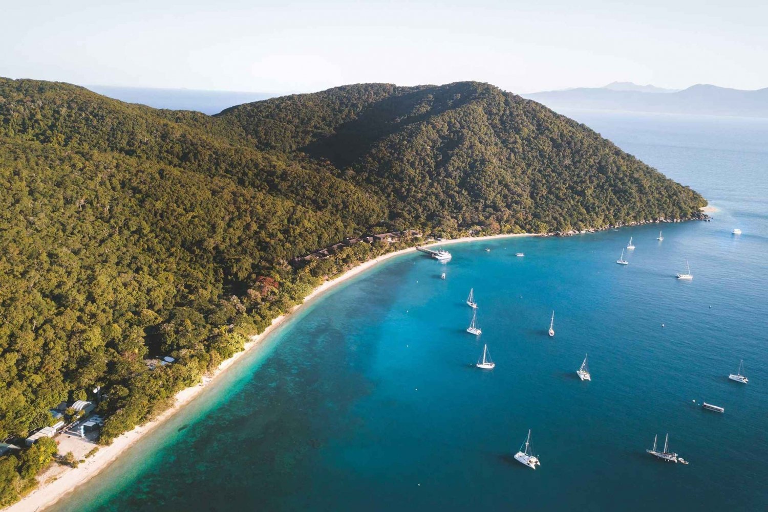 Desde Cairns: Excursión de un día en ferry a la isla Fitzroy