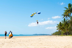 Cairns: Mission Beach Tandem Skydive with Transfers