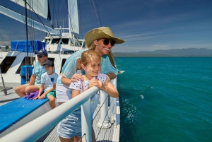 From Port Douglas: Low Isles Great Barrier Reef Sailing Tour