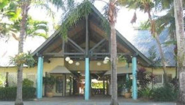 Plaza Palms Resort