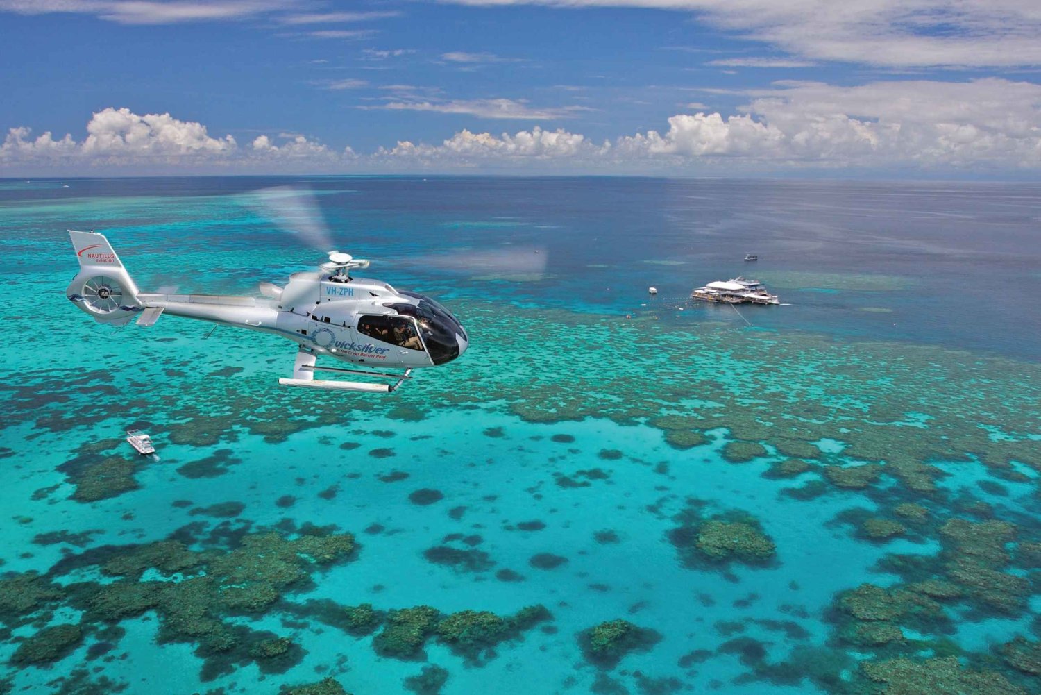 Port Douglas: Outer Barrier Reef Cruise & 10 Min Helicopter