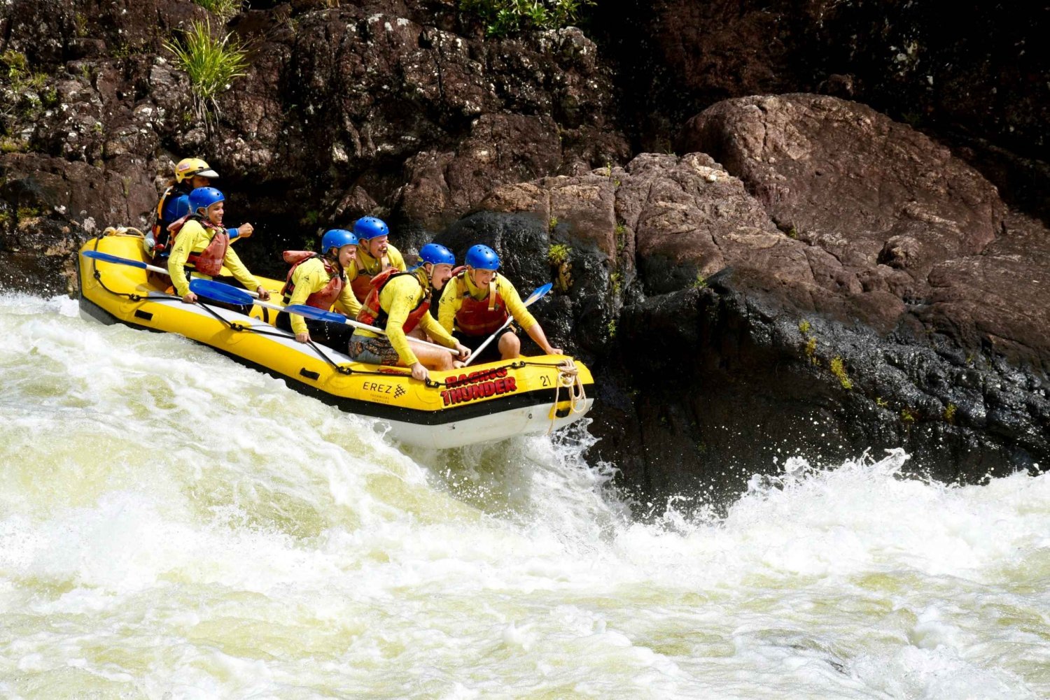 White-Water-Rafting-in-the-Tully-River