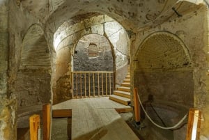 2-Day Cairo & Alexandria Tour: Pyramids, Sphinx, Catacombs