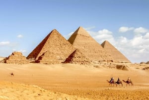 2 Days Cairo Tour: Pyramids, Museum, Citadel and Cave Church