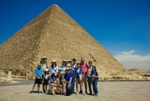 2 Days Cairo Tours to Pyramids, Museum, Old Cairo and Bazaar