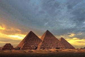 ギザのピラミッド、エジプト考古学博物館、GEM 博物館への 3 日間