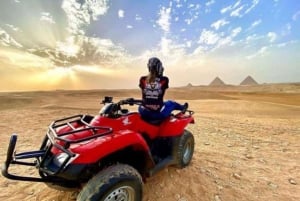 Alexandria Port: Giza Pyramids, Museum & Desert Quad Tour