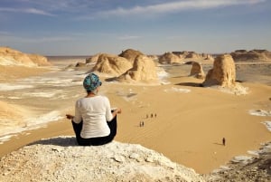 Cairo: 2-Day Bahariya Oasis Camp and Desert Tour