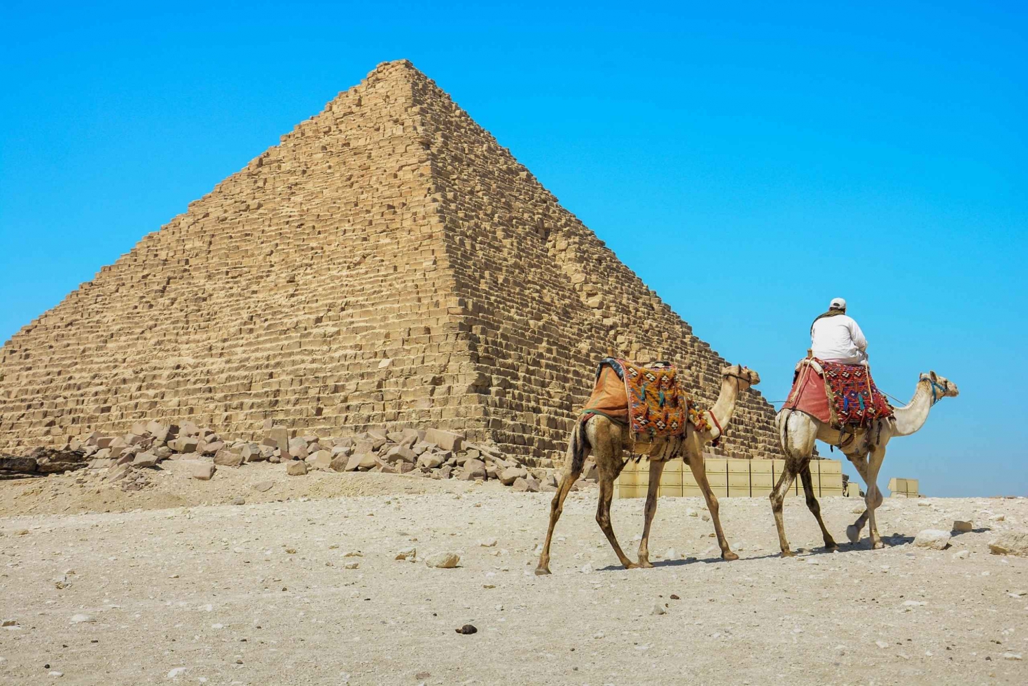 El Cairo: Tour privado de 2 días por las Pirámides, el Museo y el Bazar