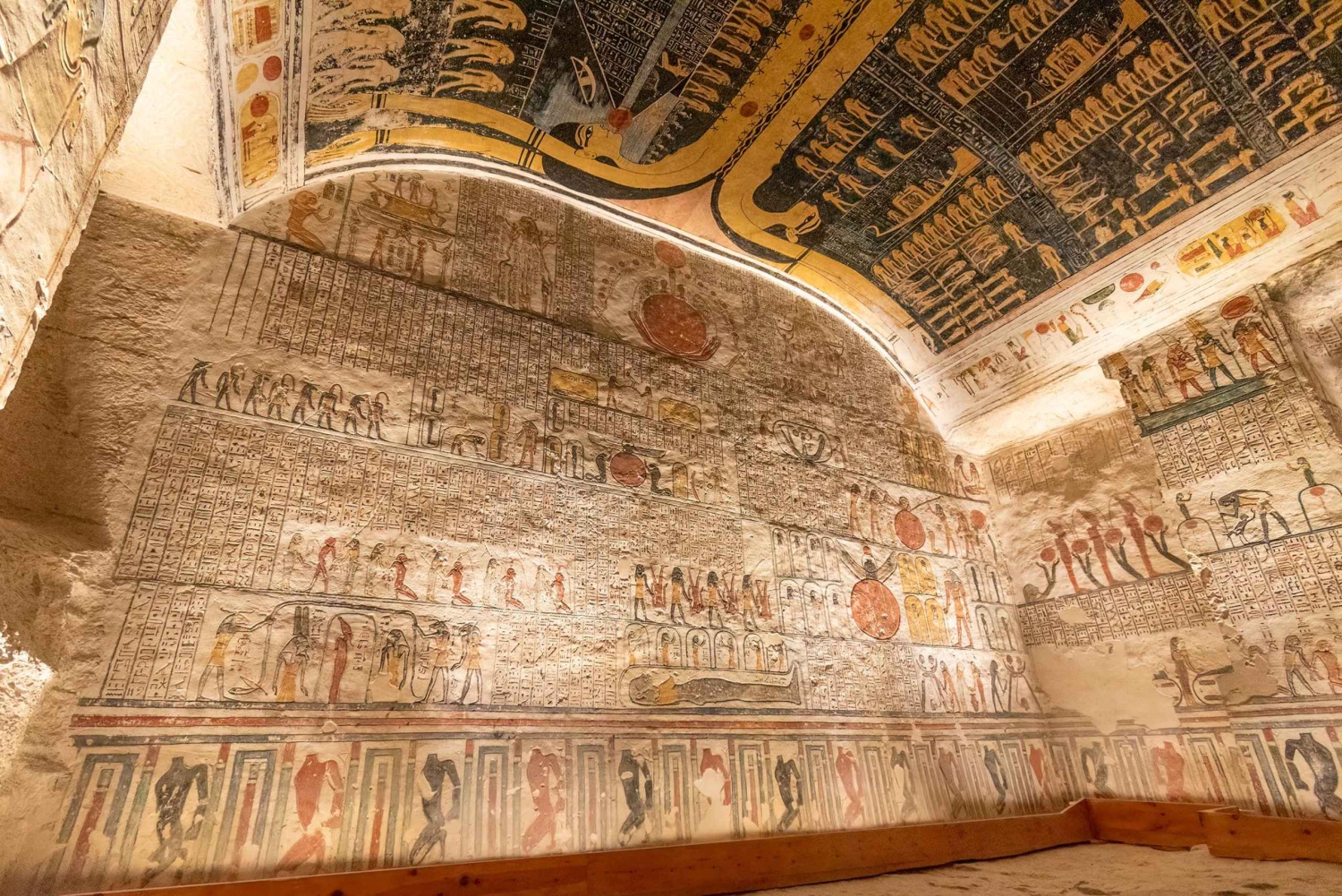 Cairo: 7-Day Egypt Highlights Tour with Cruise & Flights