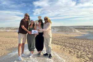Cairo: Aventura privada de 3 dias no Oásis de Bahariya e no Deserto Branco