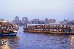 Kair: Rejs z kolacją w formie bufetu i pokazem folklorystycznym