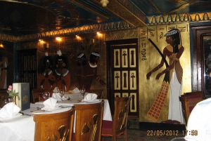 Dinner Cruise Caïro, Buikdanseres met ophaalservice