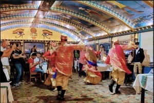 Cairo: Nile River Dinner Cruise with Belly Dance and Tanoura