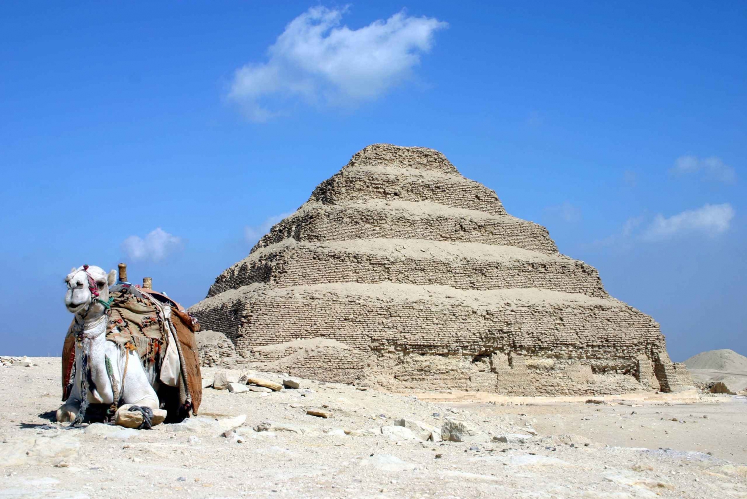 Cairo: Djoser, Bent Pyramid & Memphis Day Trip